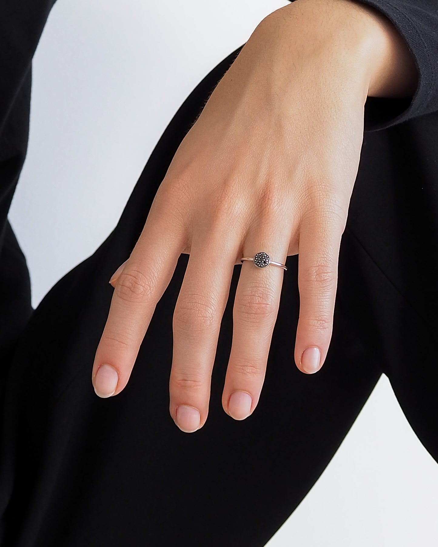 Petit Pastille Ring — Silver with Black Diamonds