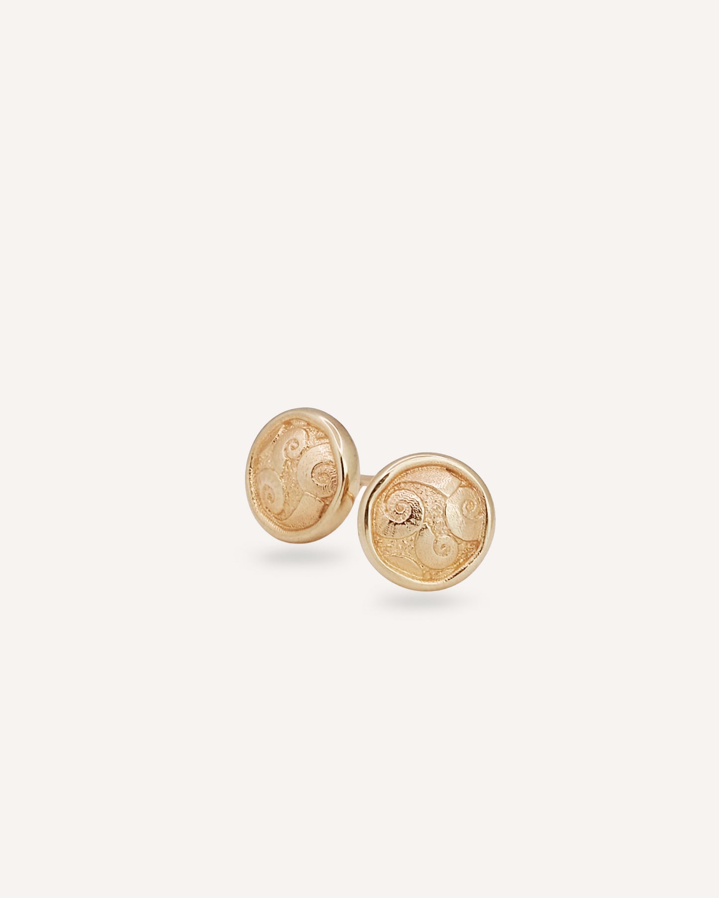 Shell Pastille Stud Earring
