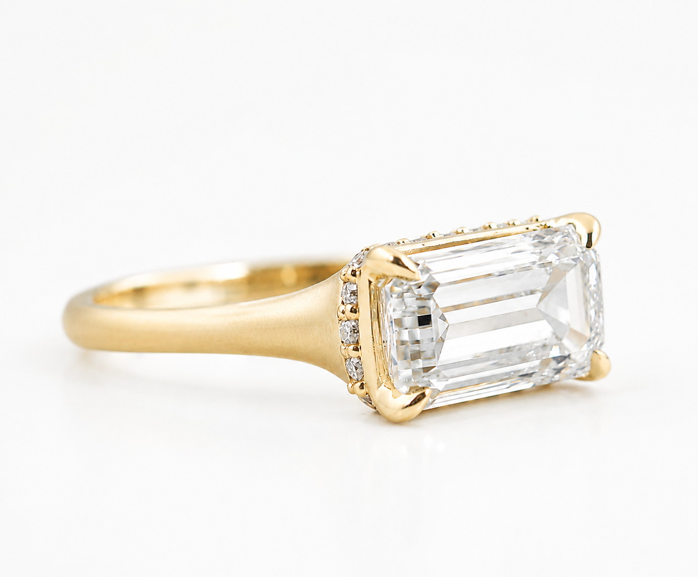 CLARO ring