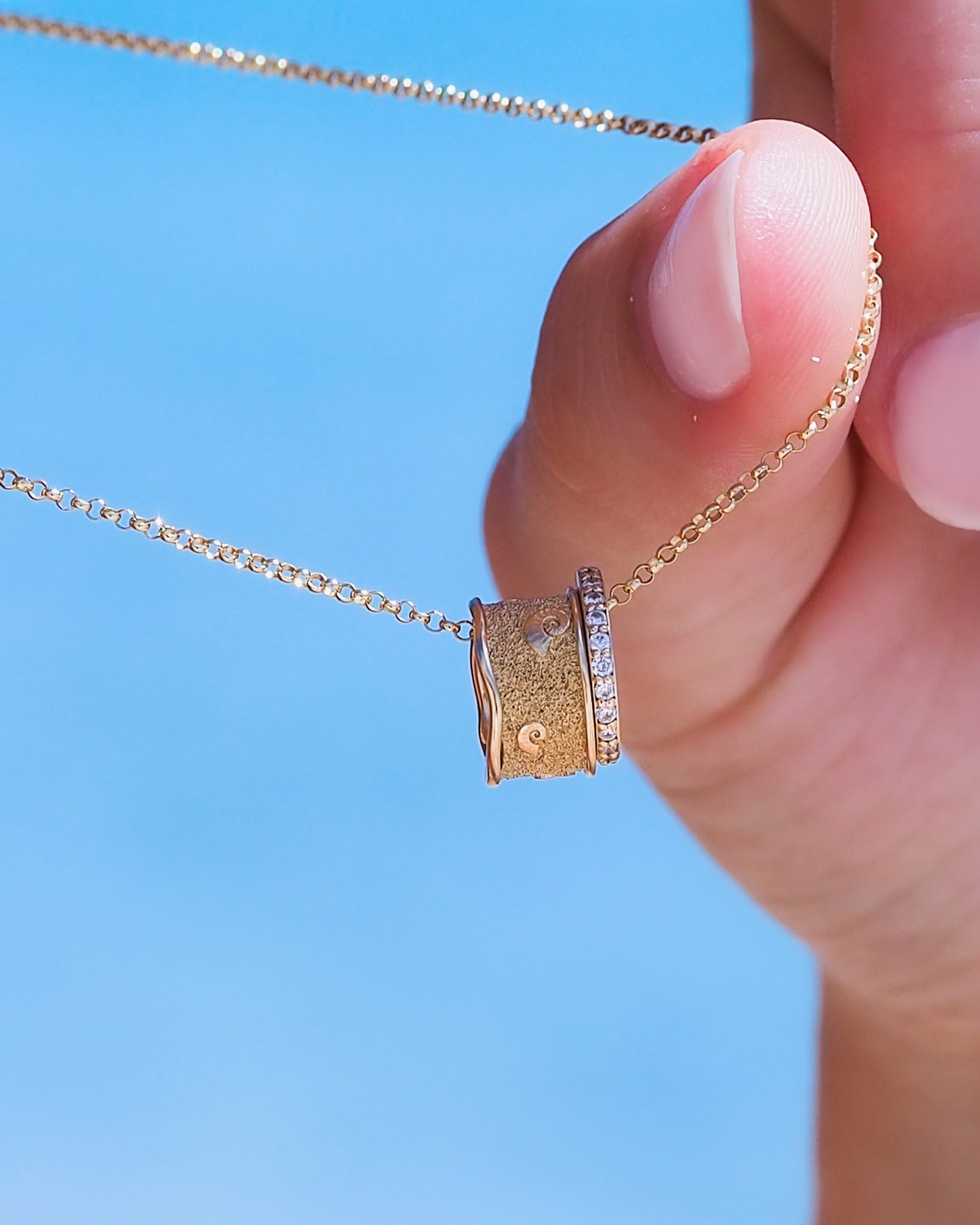 NEW Shell luna pendant