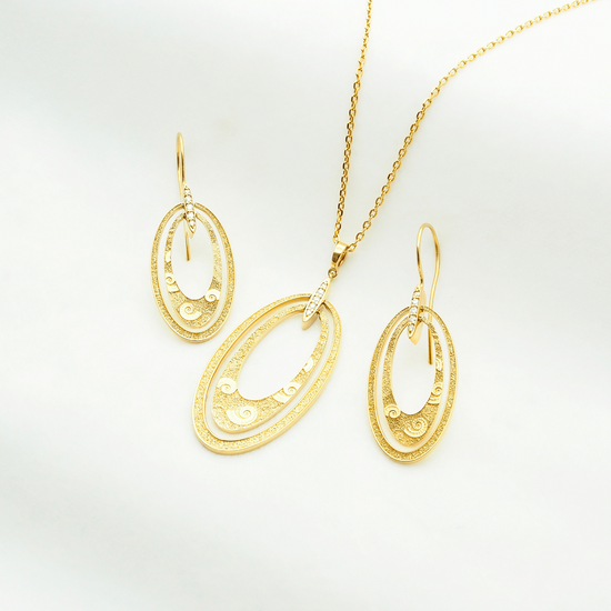 The Shell Collection -Earrings, gold and diamonds