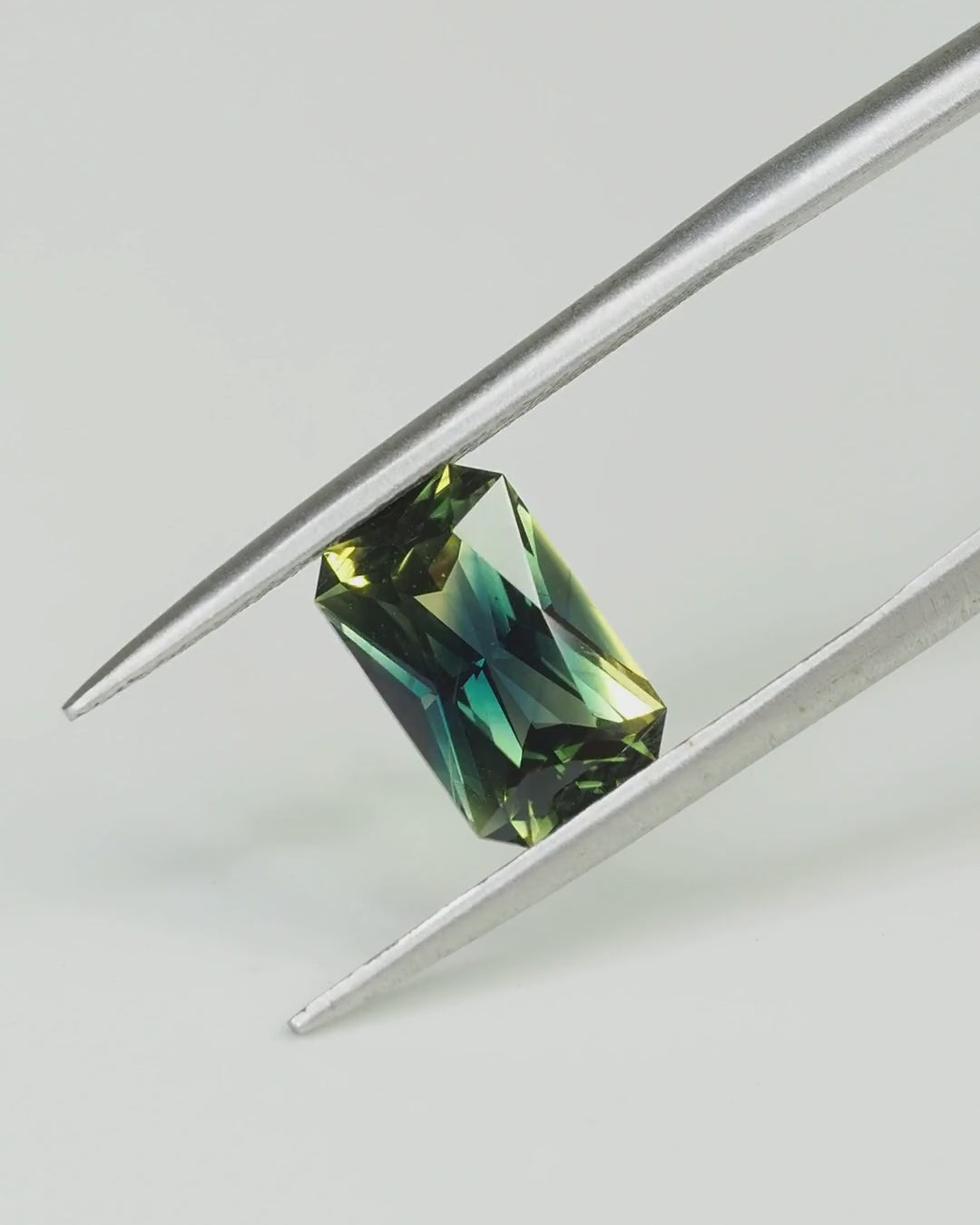 Australian Parti Sapphire — Radiant Cut