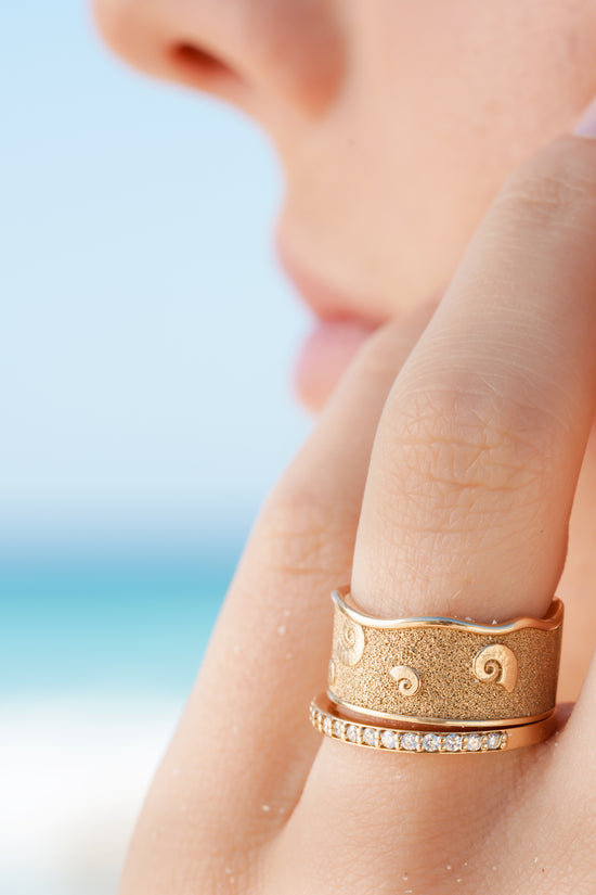 Shell Wide Band Ring