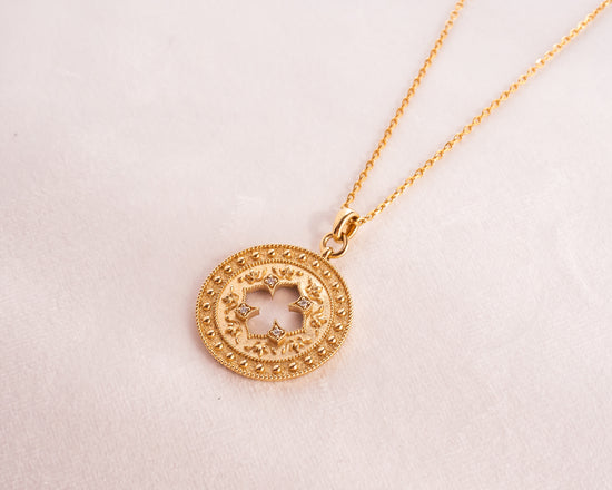 VENICE Medallion Solid gold with diamonds