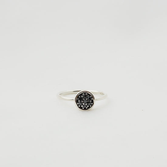 Petit Pastille ring Sterling Silver with black diamonds