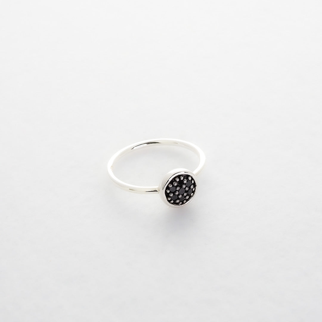 Petit Pastille ring Sterling Silver with black diamonds